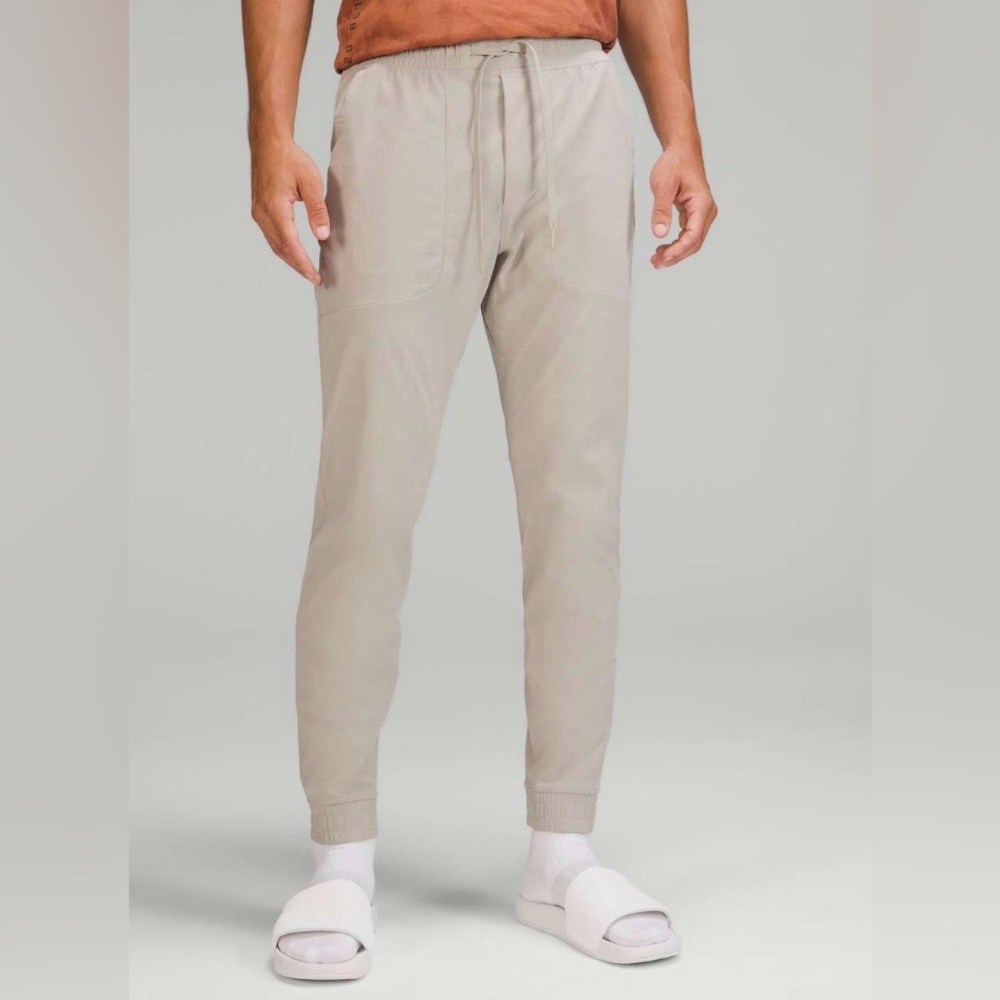 lululemon athletica Men's Light Beige Jogger Sweatpants